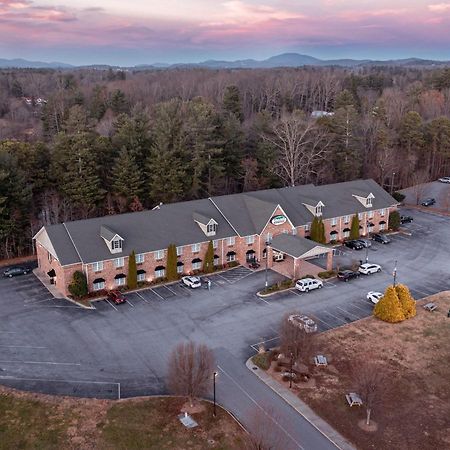 Mountain Inn & Suites Flat Rock Exterior foto