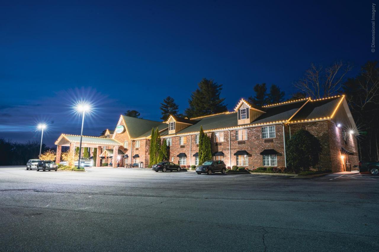 Mountain Inn & Suites Flat Rock Exterior foto